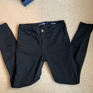 Hollister mid-rise super skinny jeans 7R